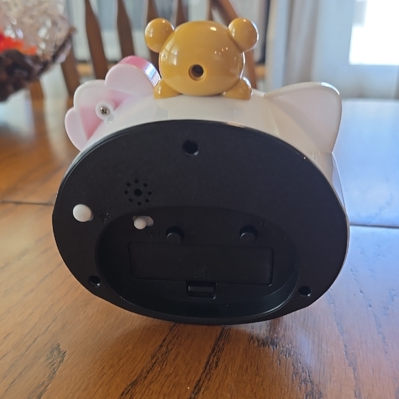 Hello Kitty White and Pink Alarm Clock - Picture 2 of 4